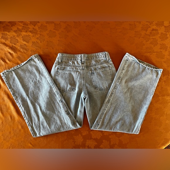 Edikted Raelynn Washed Low Rise Jeans - Picture 2 of 3